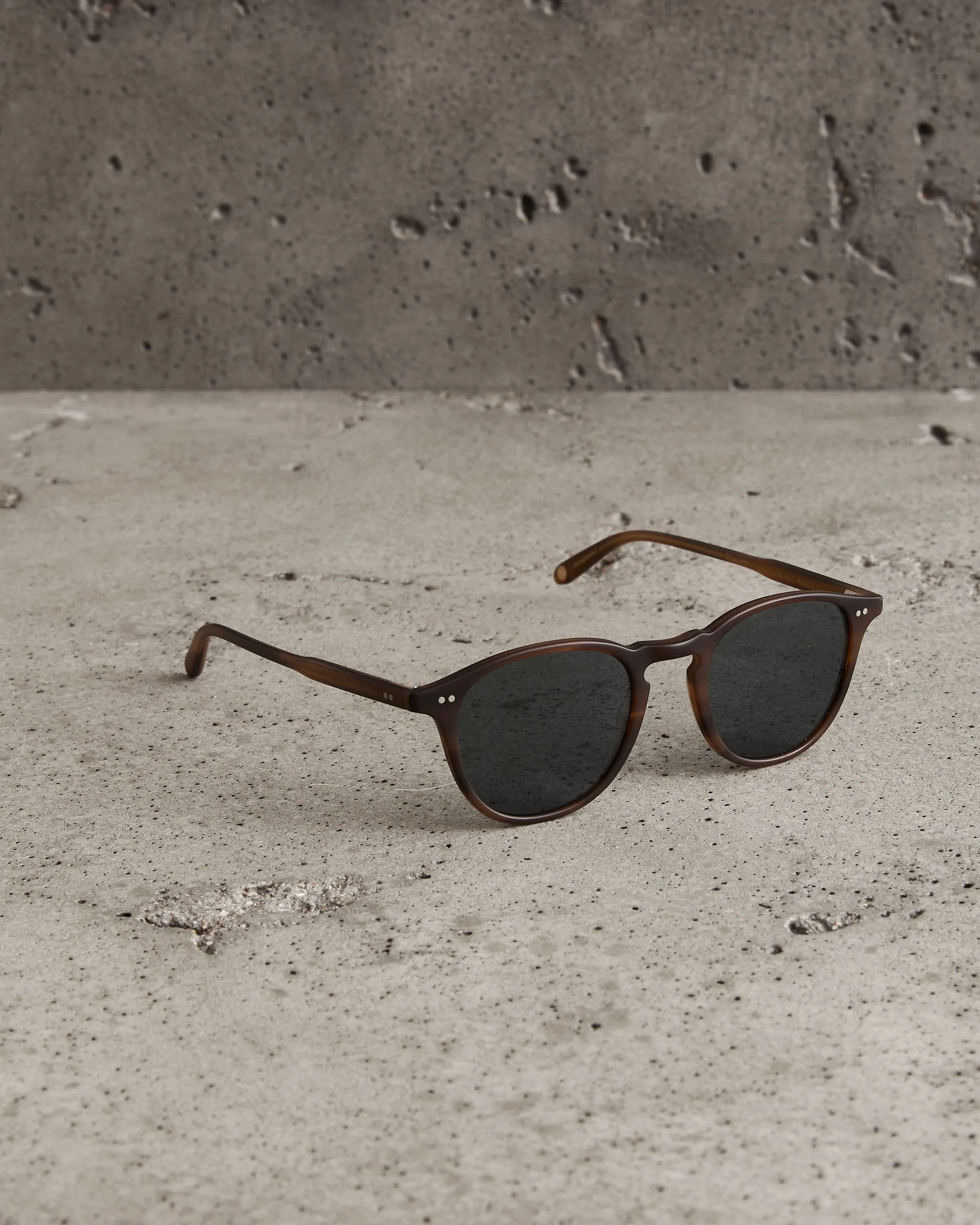 Hampton Sun Matte Saddle Tortoise  / Semi Flat Blue Smoke Lens