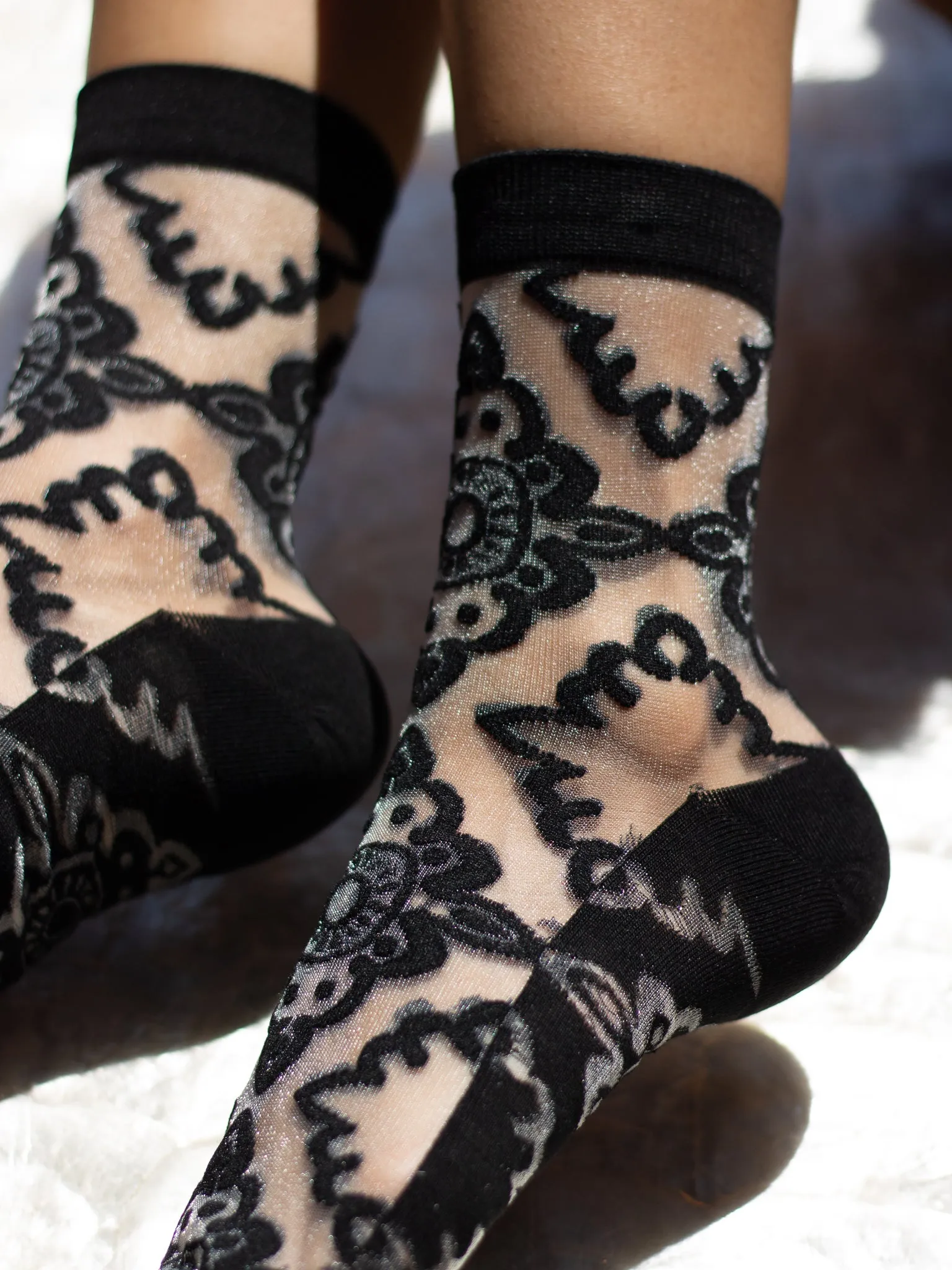 SHEER DAMASK BLACK