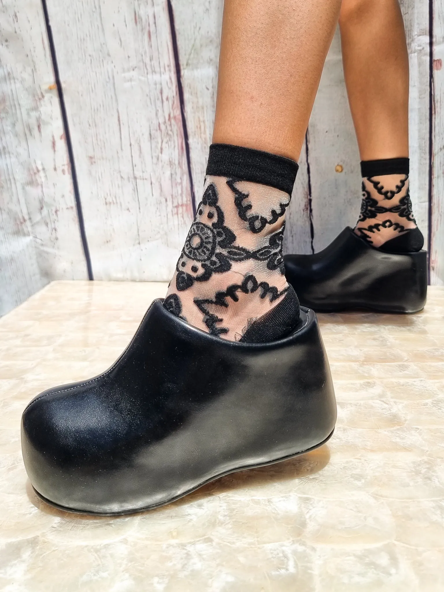 SHEER DAMASK BLACK